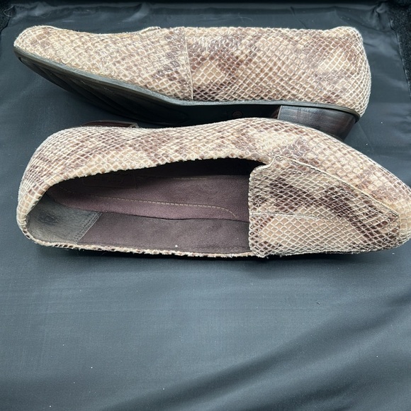 Clarks "Juliet Lora" Snakeskin Loafers Size 8 - Picture 6 of 8